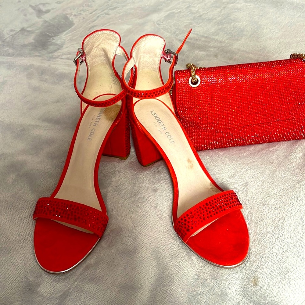 Kenneth Cole New York Women's Chunk Low Heel Pump Sandals with matching bag